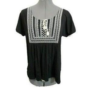 AMERICAN EAGLE Tasseled T-shirt S Black embroidery